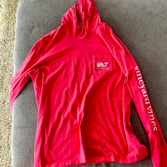 Pink vineyard vines hoodie - Picture 1 of 2